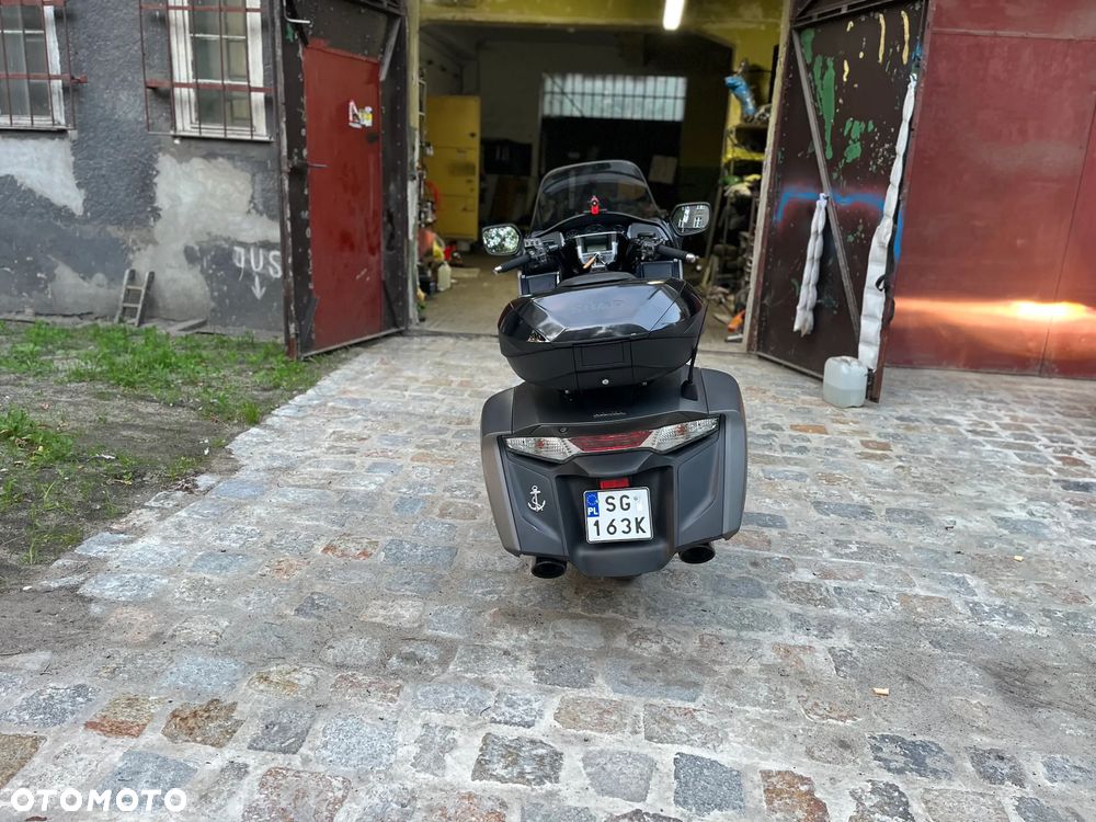 Honda GL - 9
