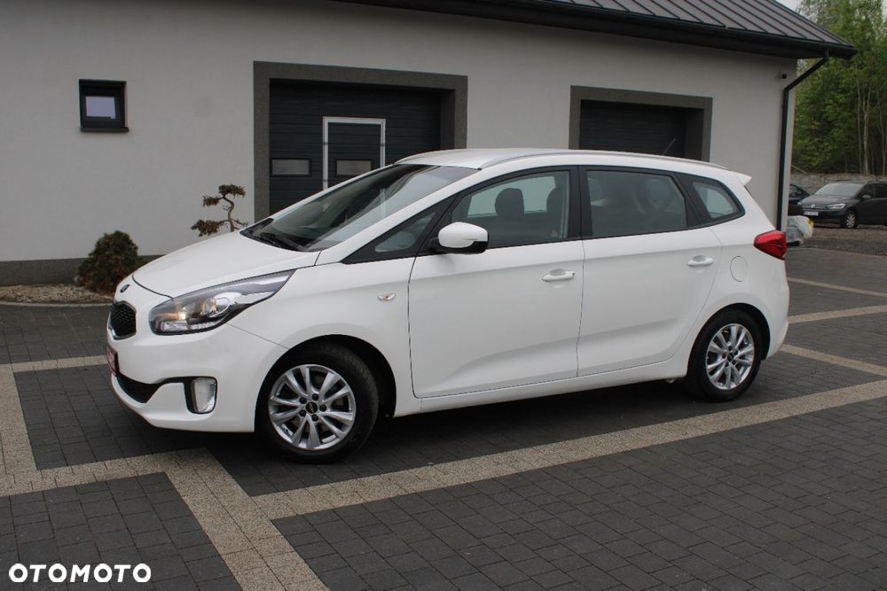 Kia Carens - 3