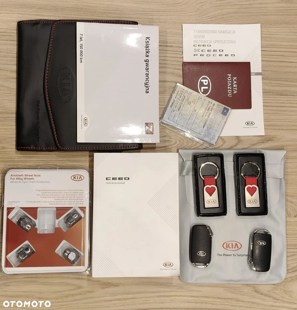 Kia Ceed - 40
