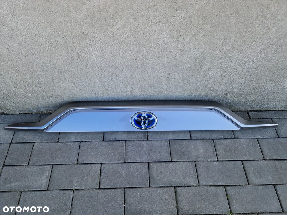 BLENDA, LISTWA KLAPY TYLNEJ TOYOTA RAV4 V 2018-- - 1