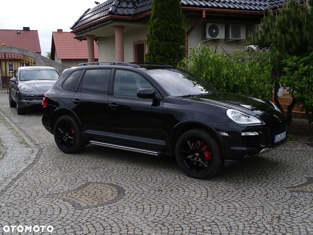 Porsche Cayenne Turbo S - 5