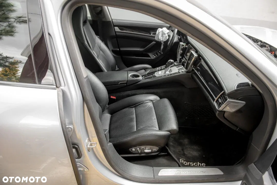 Porsche Panamera Standard - 24