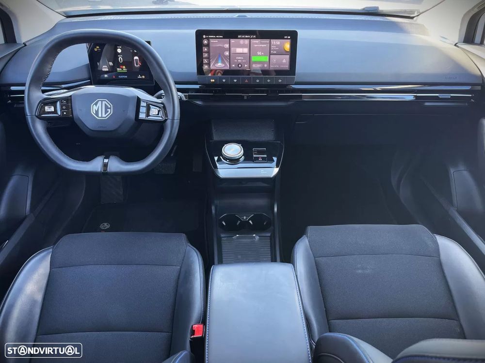 MG MG4 64 kWh Luxury - 9