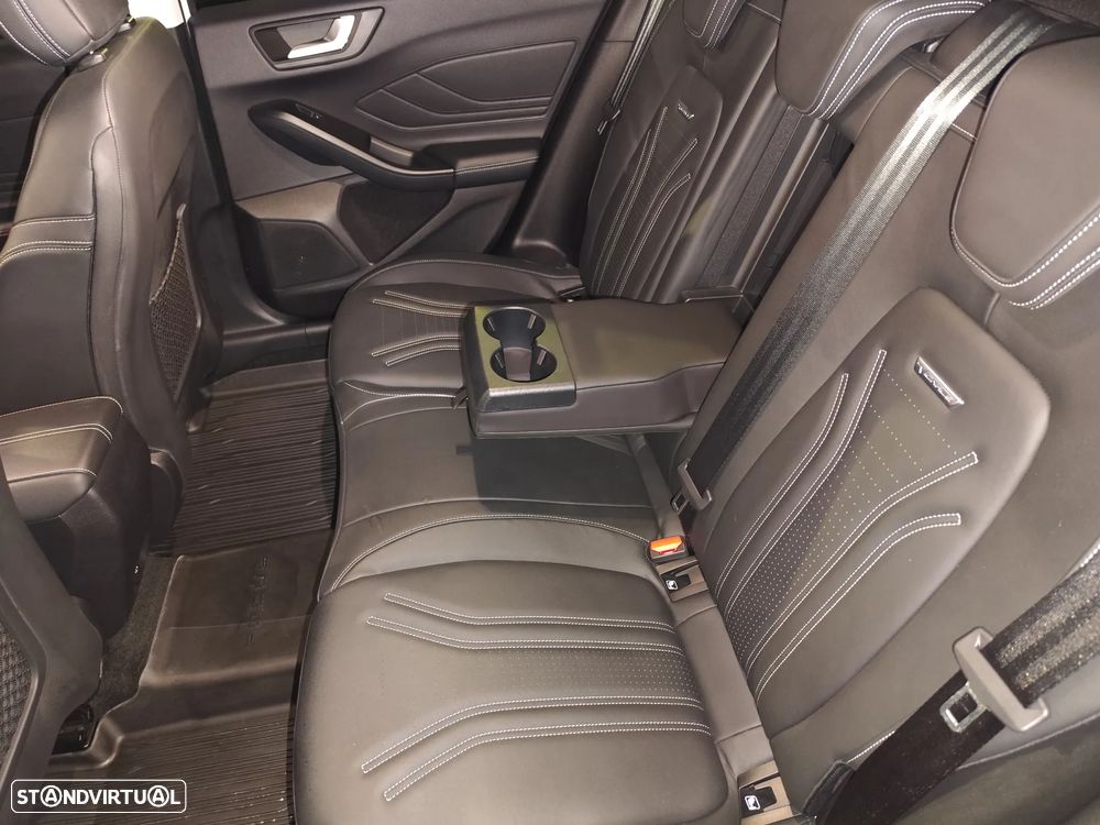 Ford Focus 1.0 EcoBoost MHEV Vignale - 31
