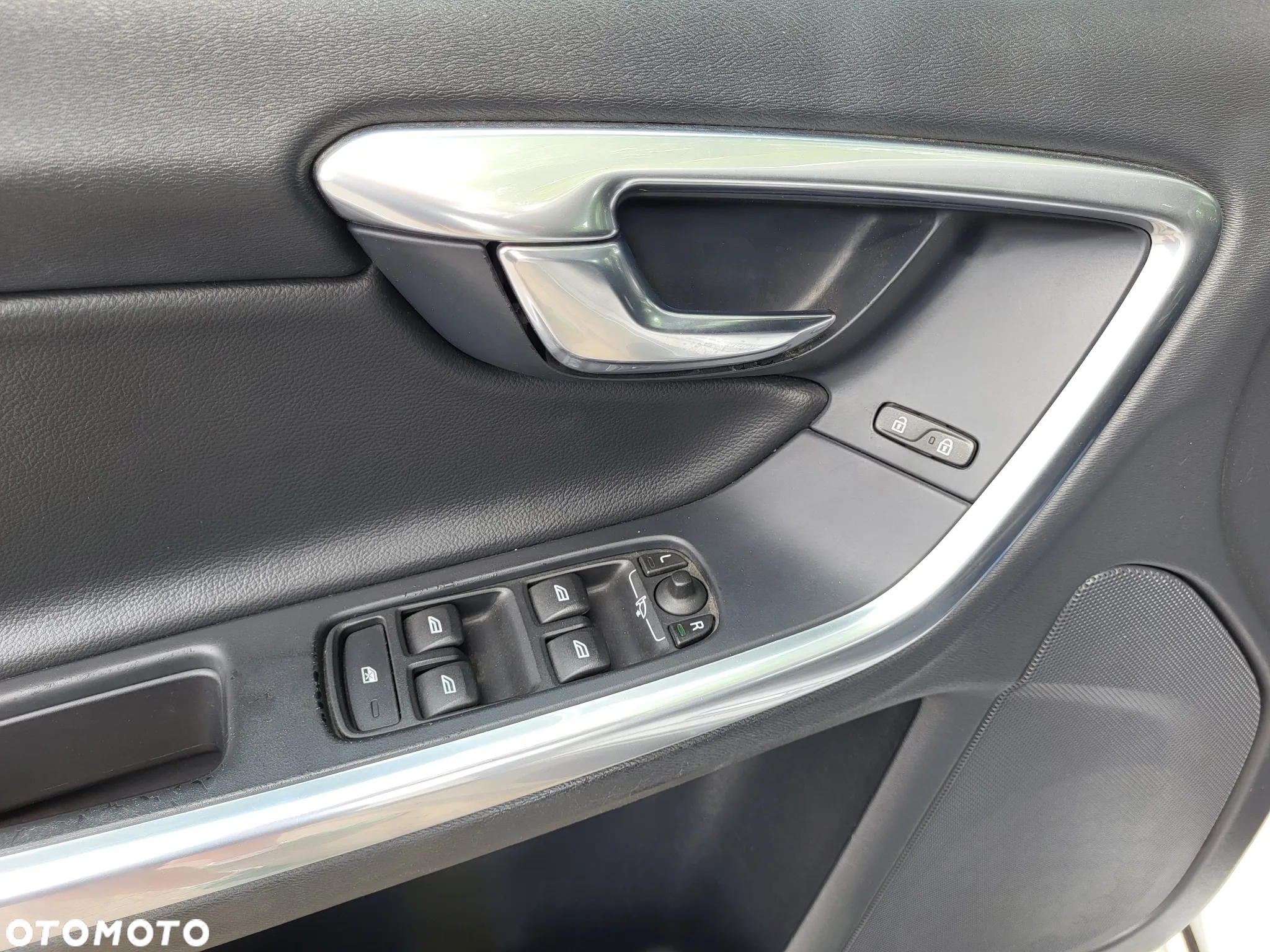 Volvo V60 T5 Drive-E Momentum - 9