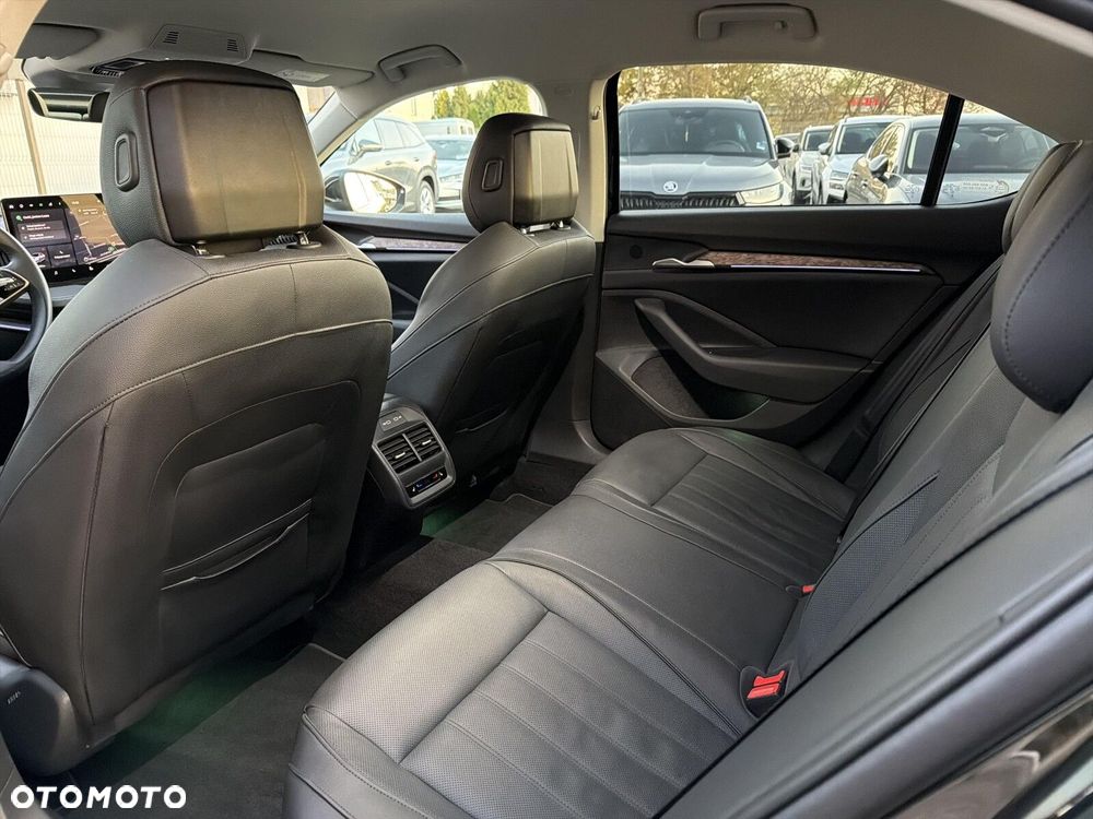 Skoda Superb 2.0 TDI SCR 4x4 L&K DSG - 23