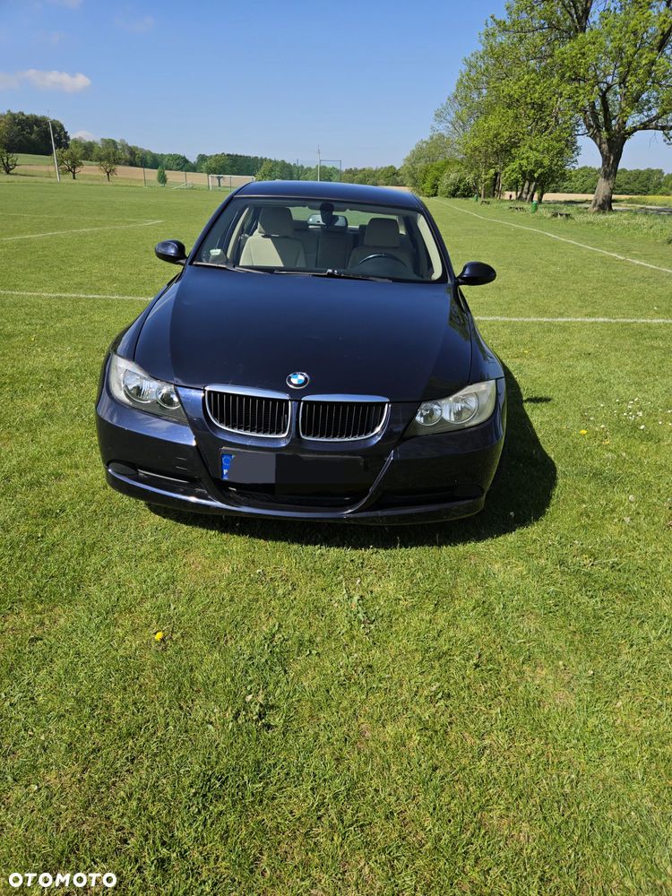 BMW Seria 3 318i - 1