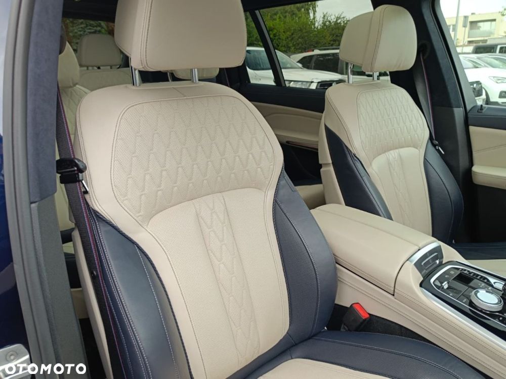 BMW X7 - 27