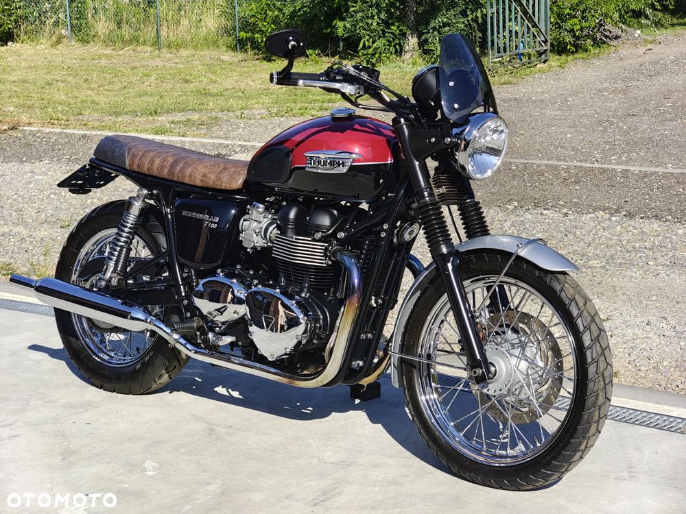 Triumph Bonneville - 2