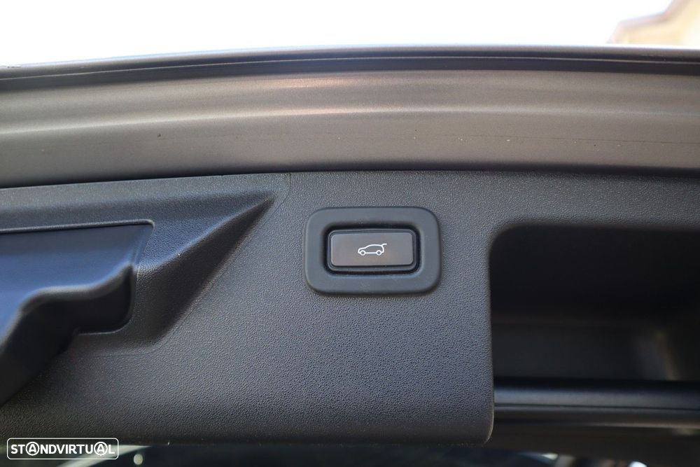 Land Rover Discovery Sport P300e Dynamic HSE - 14