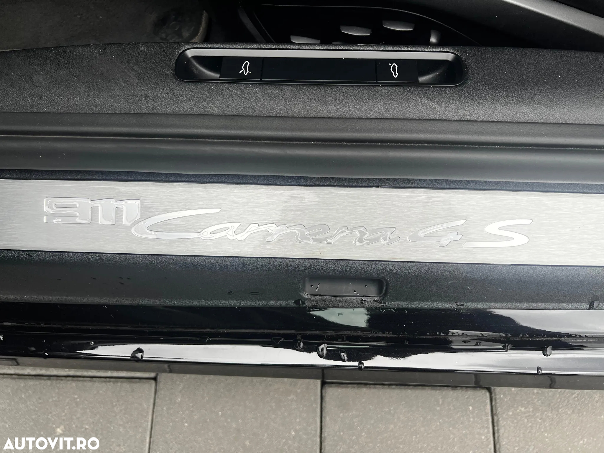 Porsche 911 Carrera 4S - 10