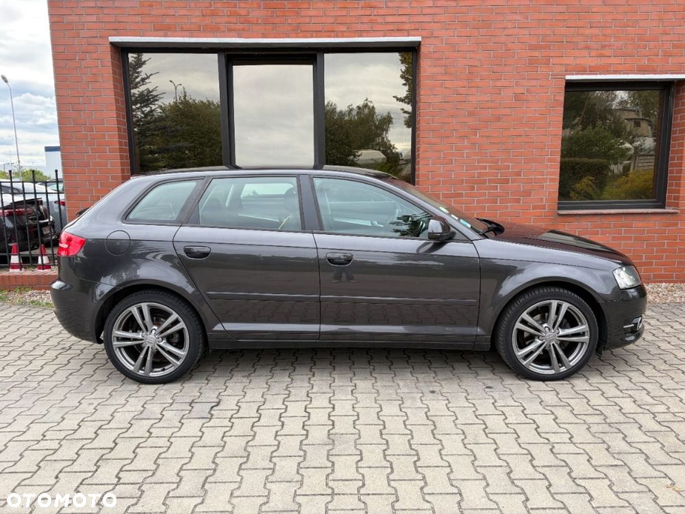 Audi A3 Sportback 2.0 TDI DPF Ambiente S tronic - 21