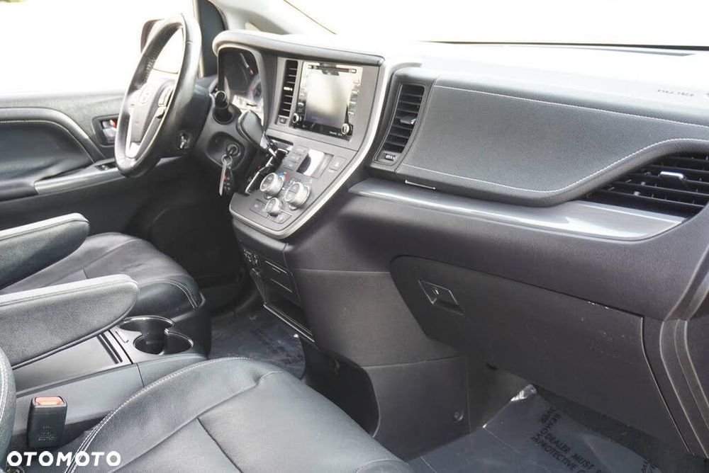 Toyota Sienna - 15