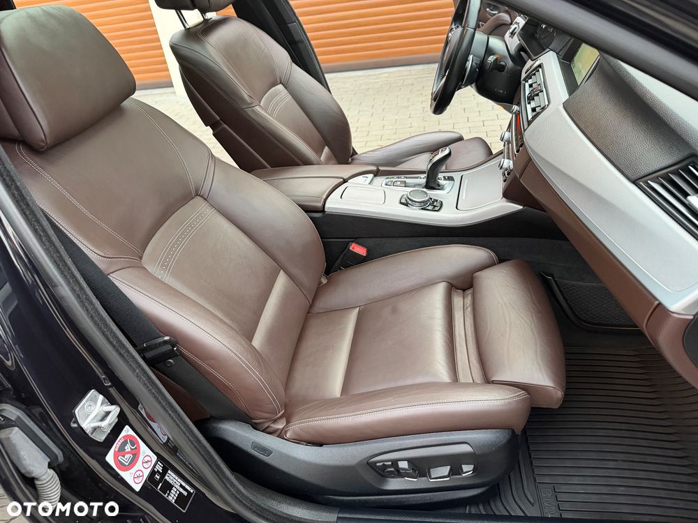 BMW Seria 5 530d xDrive Sport-Aut - 35