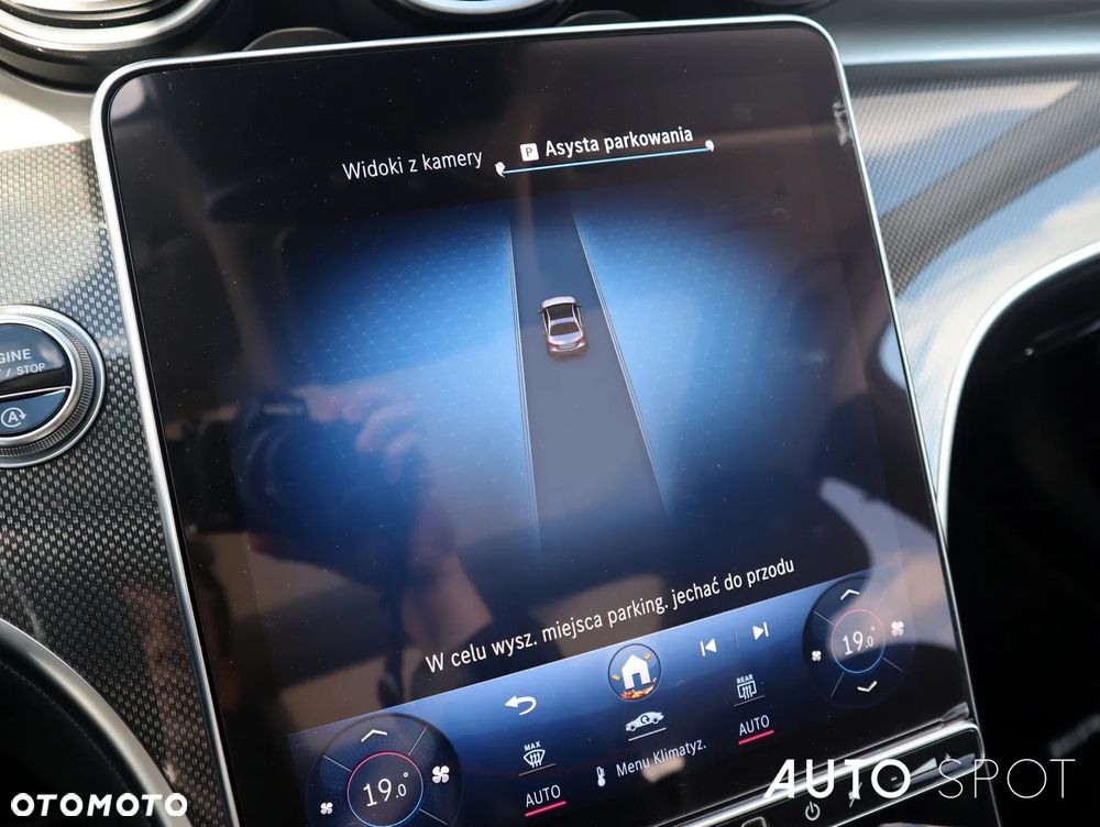 Mercedes-Benz Klasa C 180 9G-TRONIC AMG Line - 29