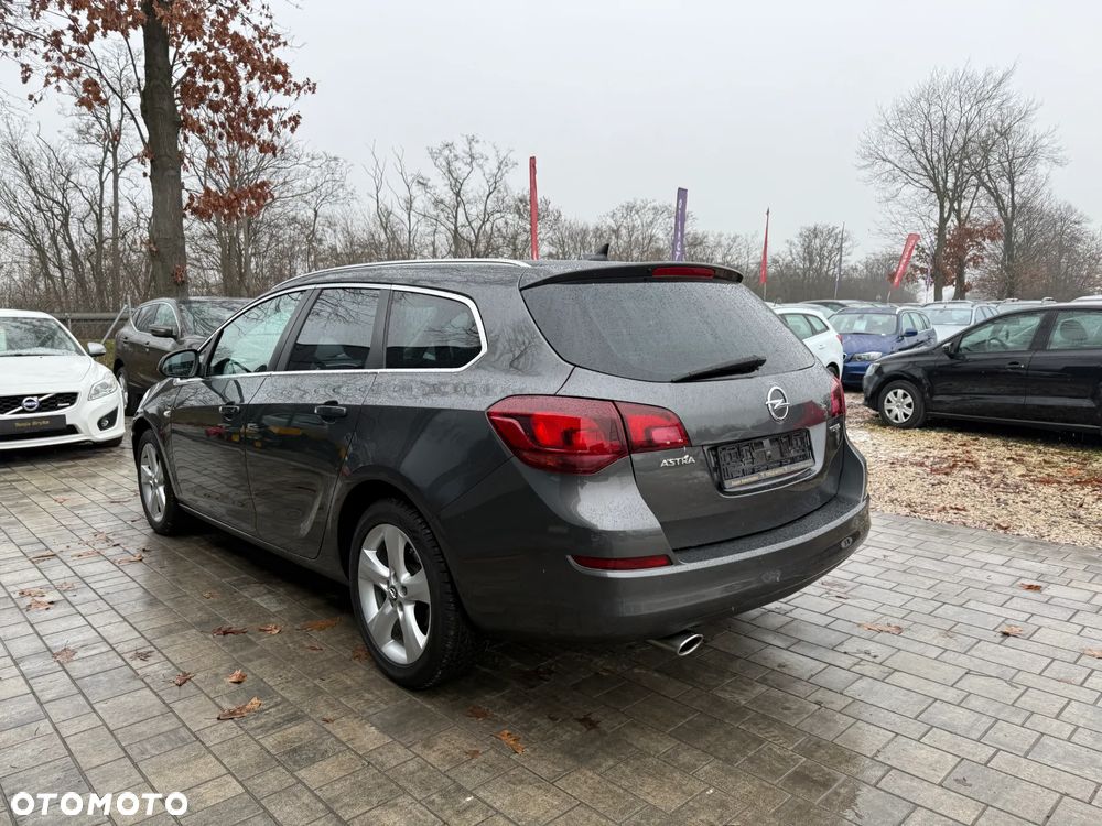 Opel Astra 1.4 T Cosmo - 4