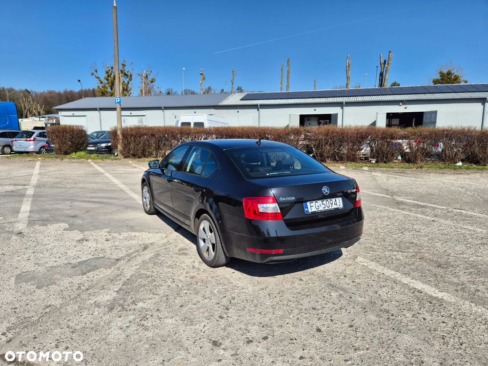 Skoda Octavia 2.0 TDI 4x4 Ambition DSG - 2