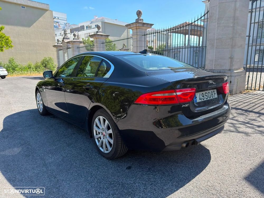 Jaguar XE 2.0 D Prestige - 5