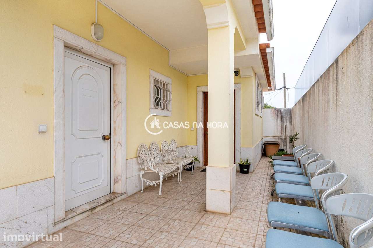 Andar de Moradia  convertida em clínica | Potencial para habitação ... - Grande imagem: 4/28