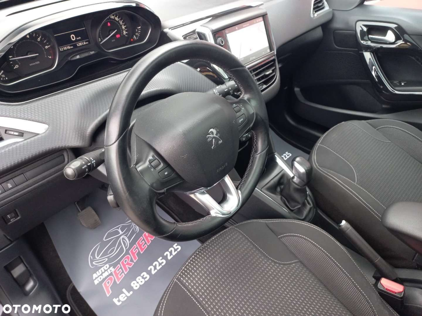 Peugeot 208 - 11