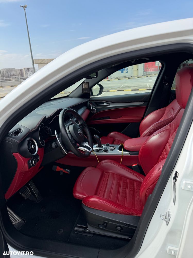 Alfa Romeo Stelvio 2.0 Turbo AWD AT8 Veloce - 17