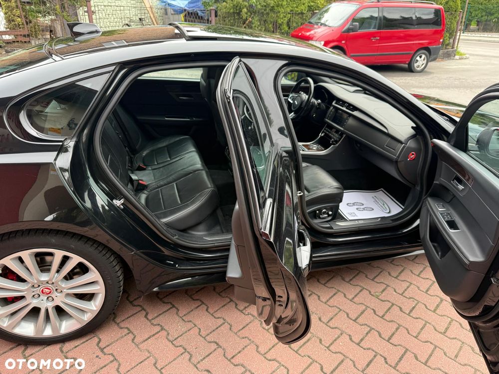 Jaguar XF S AWD - 23