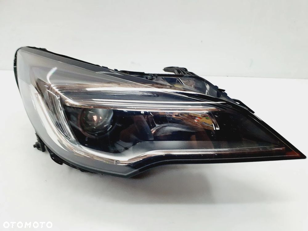 OPEL ASTRA K V LAMPA LED SOCZEWKA PRAWA - 1