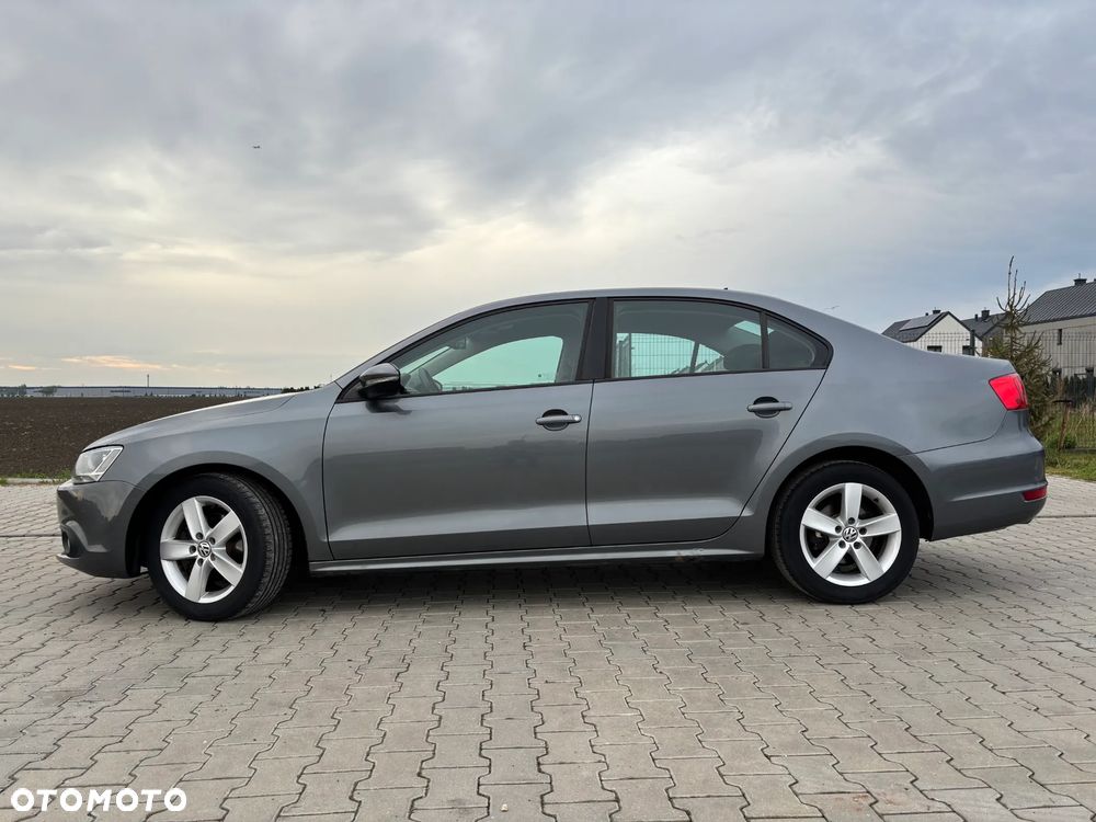 Volkswagen Jetta 1.6 TDI BMT Comfortline - 10