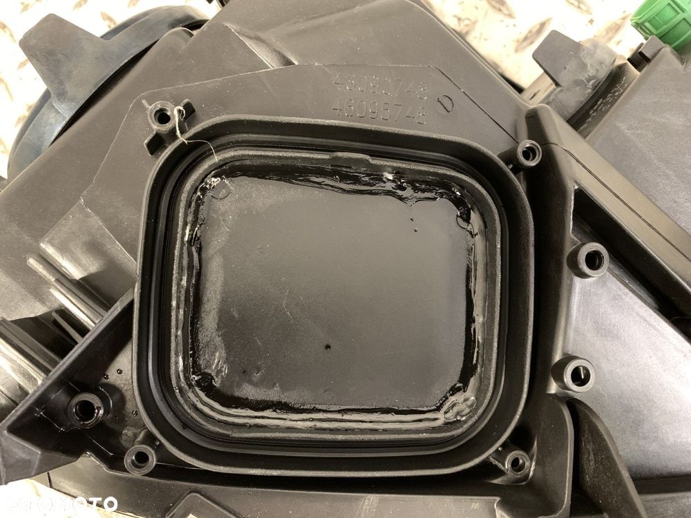 NOWA ORYGINALNA LAMPA LAMPA LEWA PRZEDNIA LEWY PRZÓD LANCIA DELTA 08-14 51876348 - 11