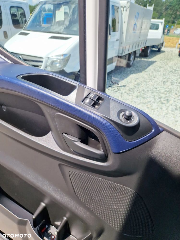 Iveco 35S16 2,3 HPI 160 KONNY KONTENER 4,2M WINDA KLIMA WEBASTO KAMERA 8 BIEGOWY HIMATIC 4,1M ROZSTAW OSI IDEALNY - 17
