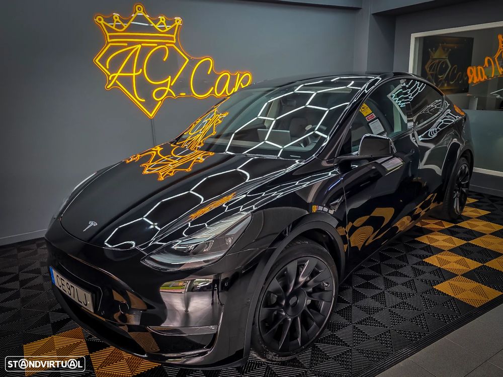 Tesla Model Y Long Range Dual Motor AWD - 2