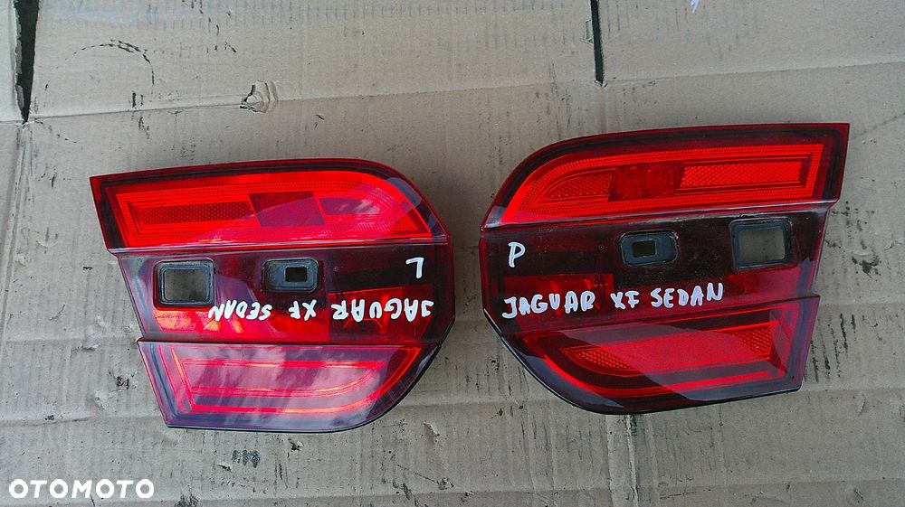 JAGUAR XF250 LIFT LAMPA TYLNA  PRAWA KLAPY - 1