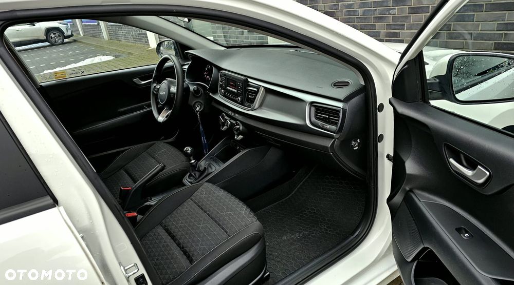 Kia Rio 1.2 M - 10