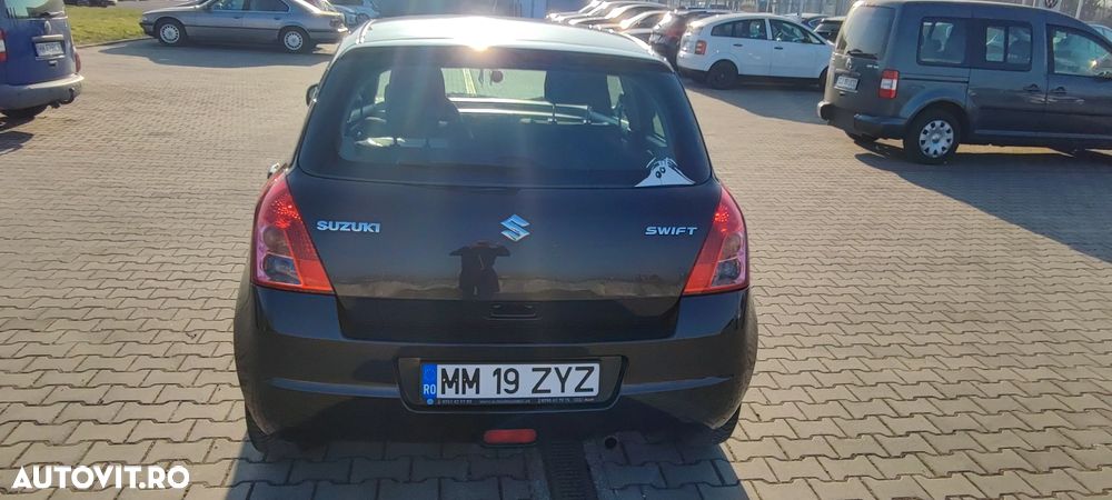 Suzuki Swift - 4