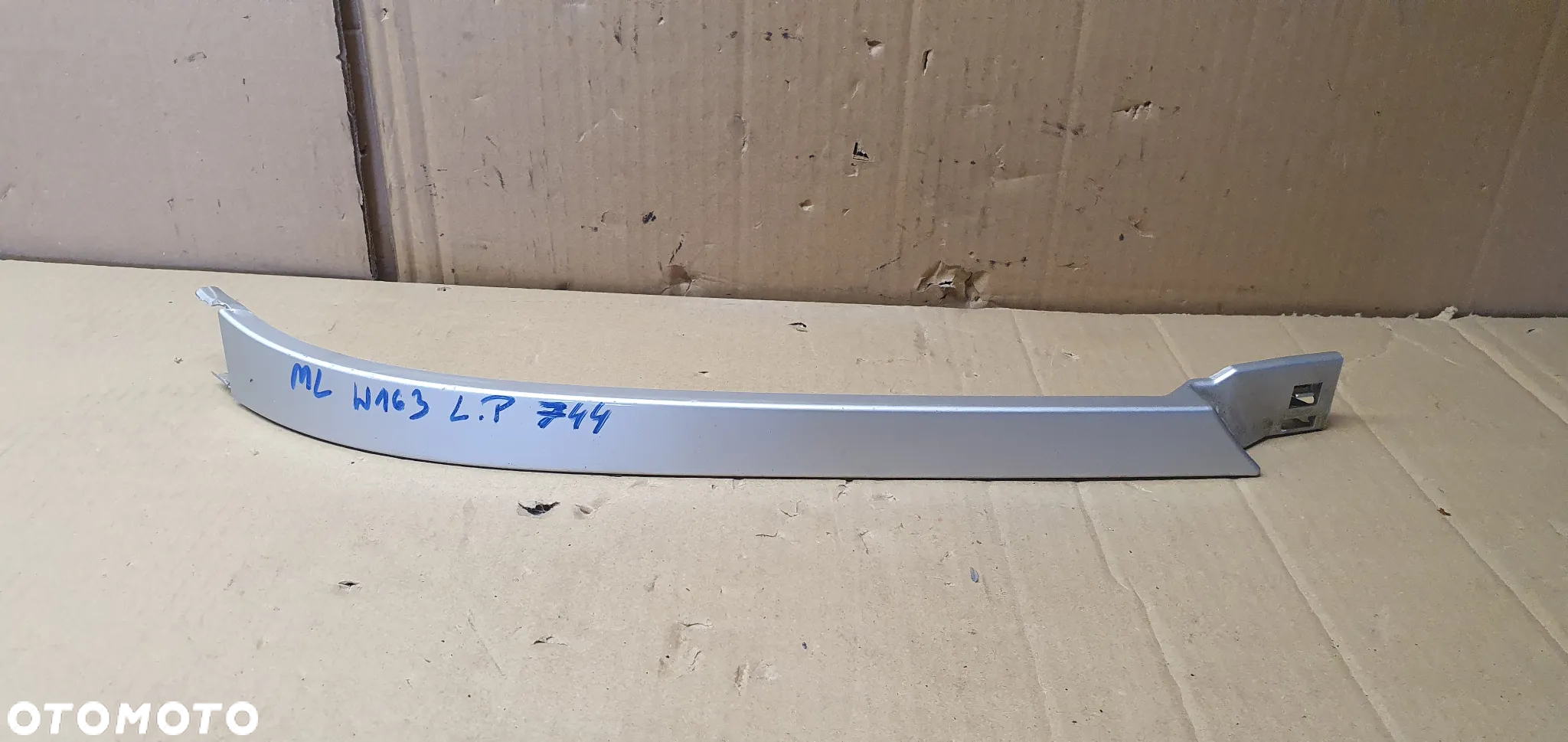 Listwa pod lampę prawy przód przednia prawa Mercedes ML W163 744 C744 1638260277 - 4