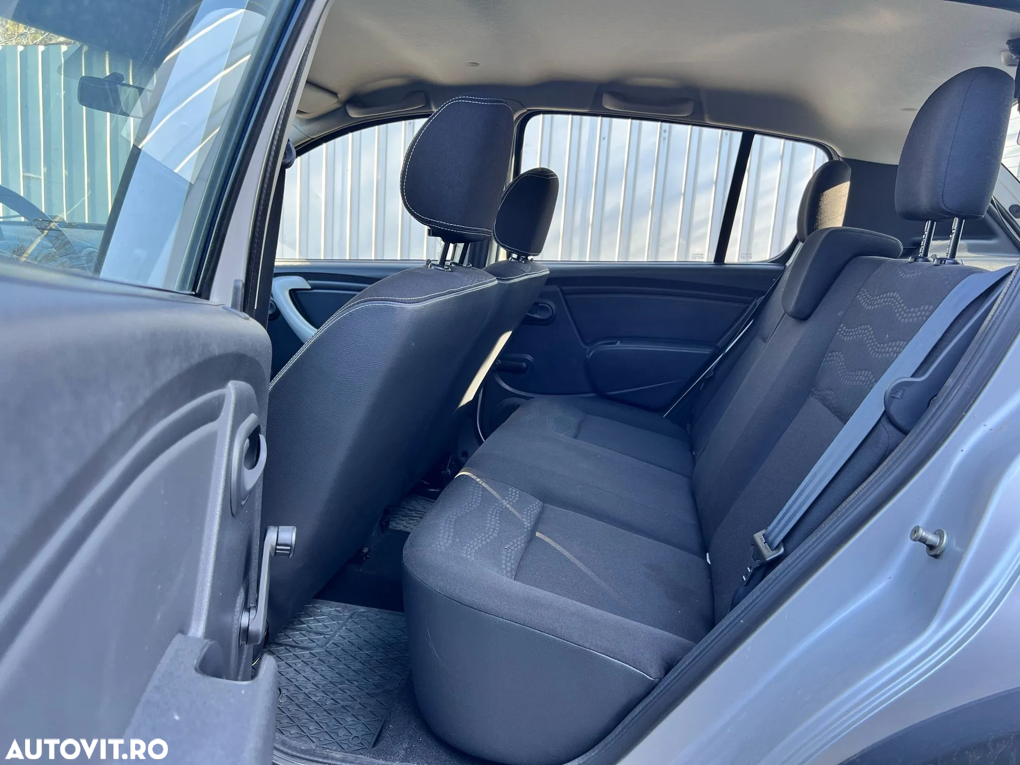 Dacia Sandero - 10