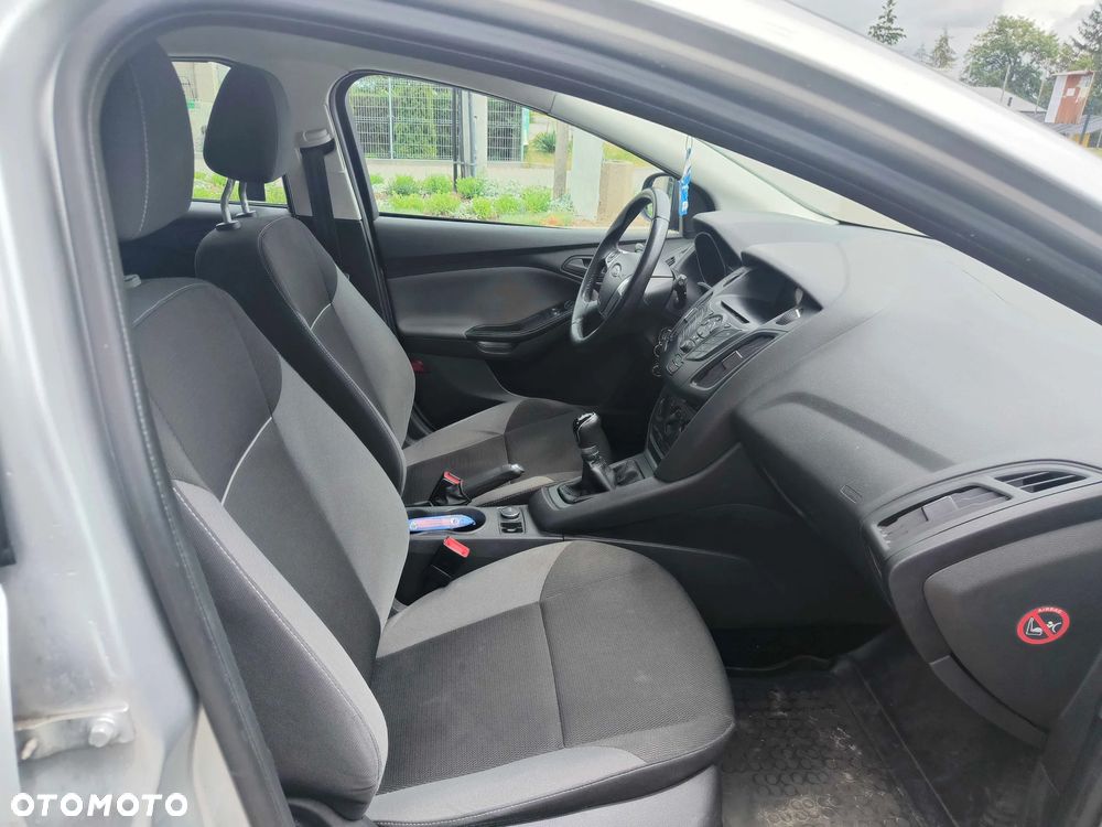Ford Focus 1.6 Trend - 12