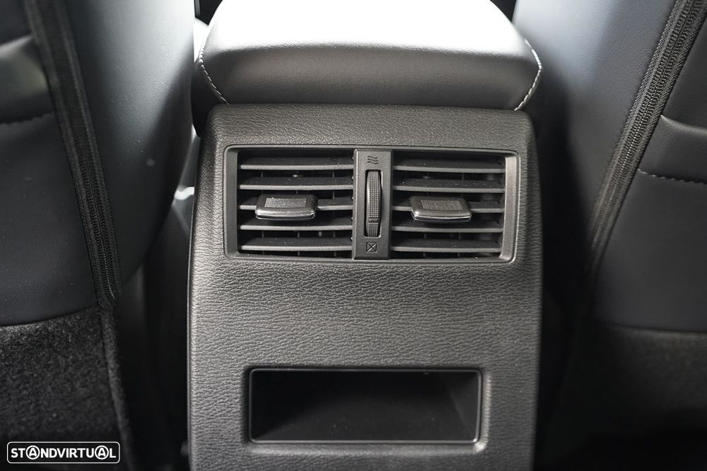 Mitsubishi Outlander 2.4 PHEV Intense - 24