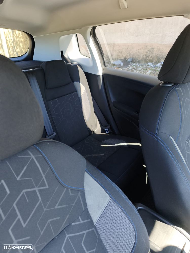 Peugeot 2008 1.2 PureTech Style - 13