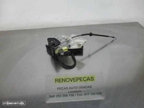 Fecho Porta Tras Esq Volkswagen Passat (3C2) - 1