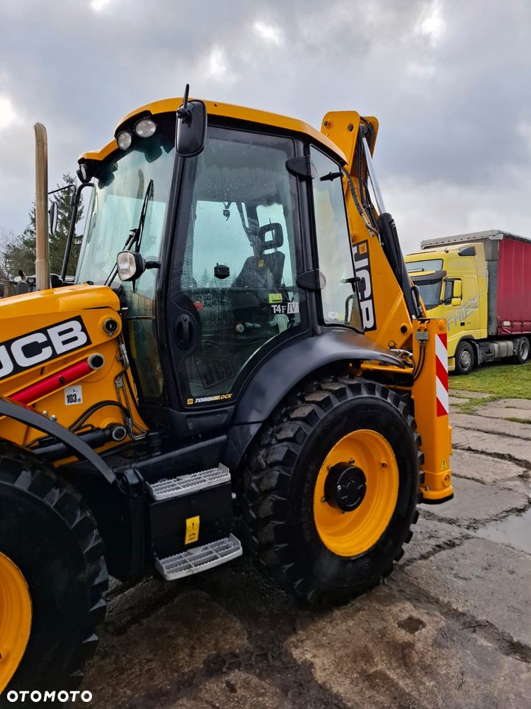 JCB 4CX - 10
