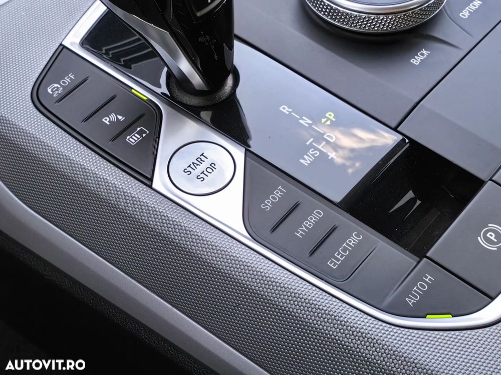 BMW Seria 3 330e iPerformance Advantage - 33