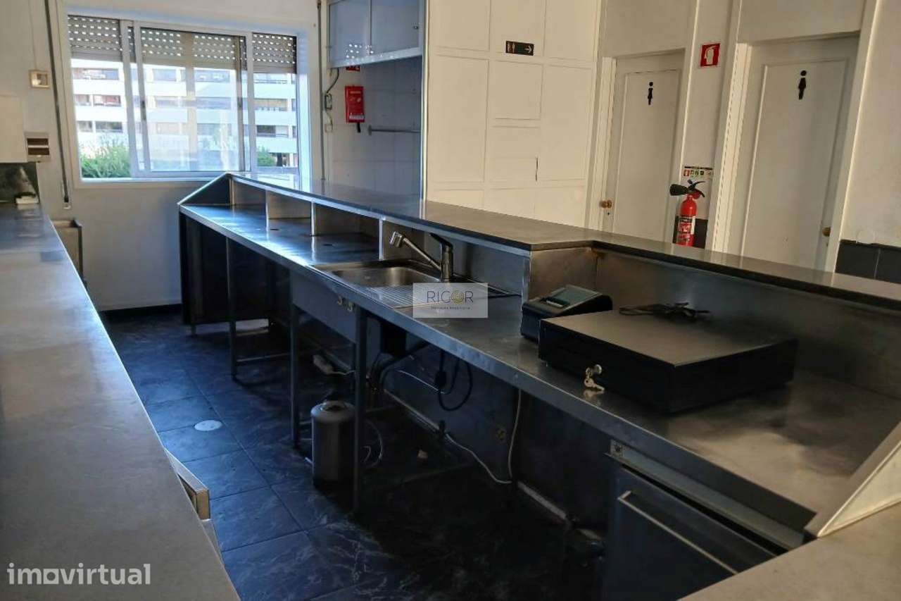 Loja de 66m2 mobilada como café na cidade da Maia - Grande imagem: 5/15