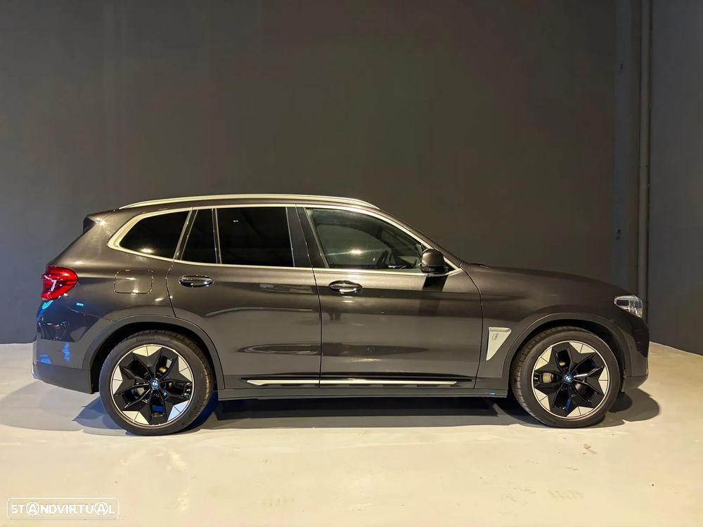 BMW iX3 Impressive - 5