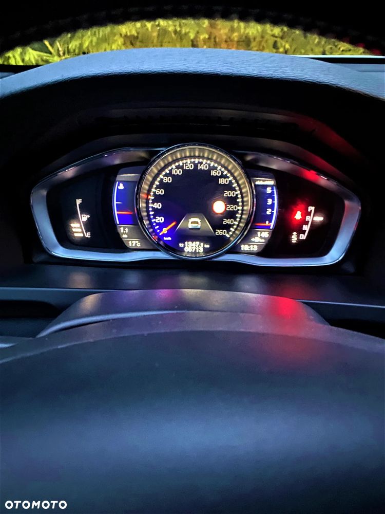 Volvo V60 Cross Country D4 AWD Geartronic - 25