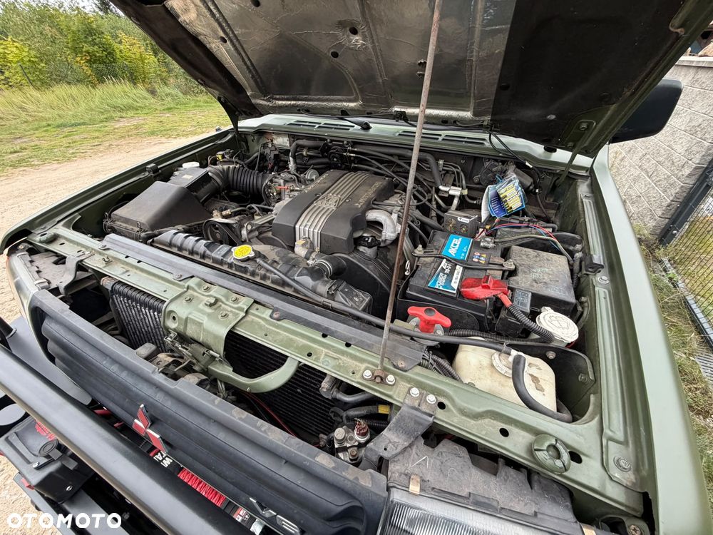 Mitsubishi Pajero - 26