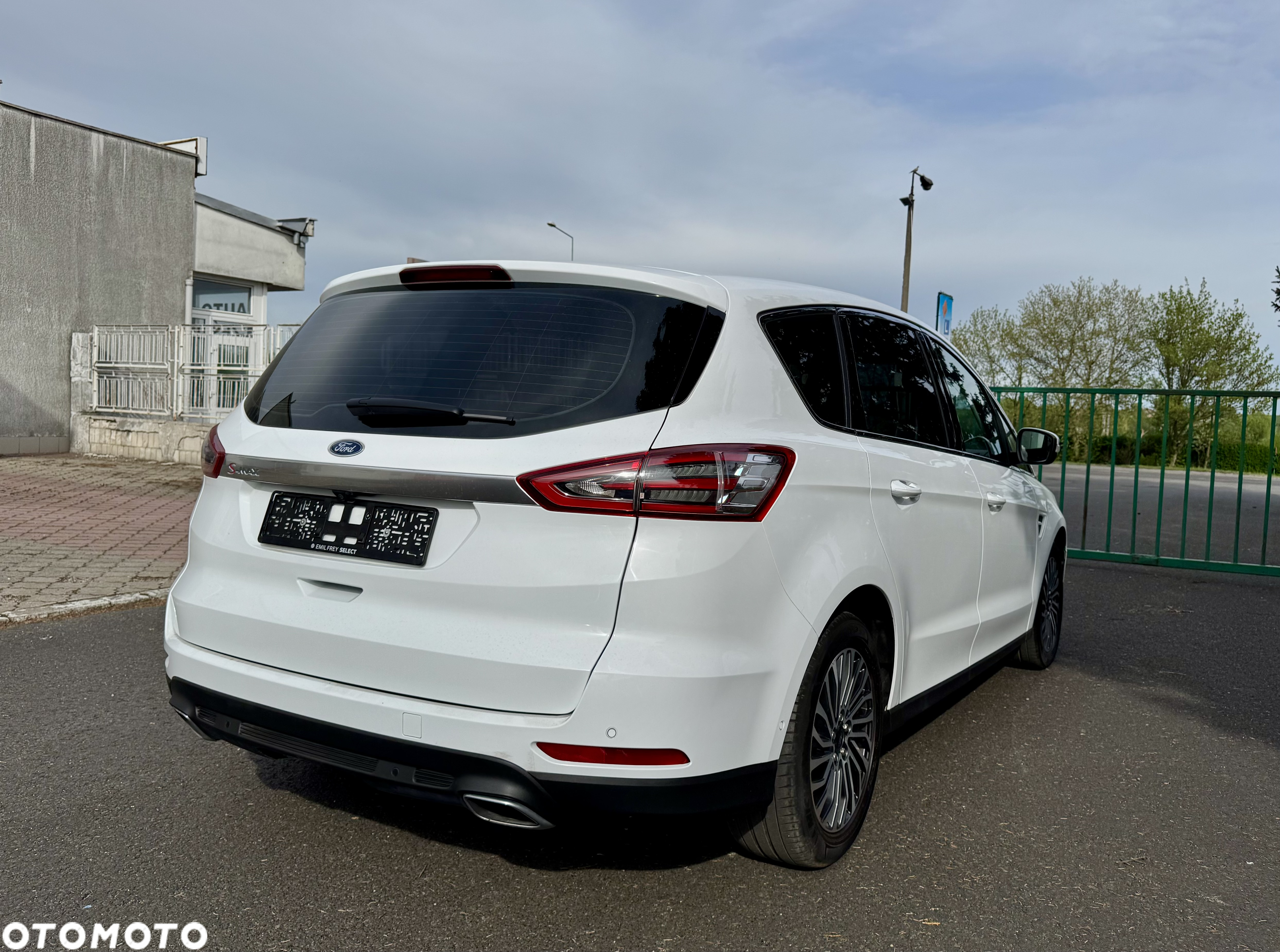 Ford S-Max - 13
