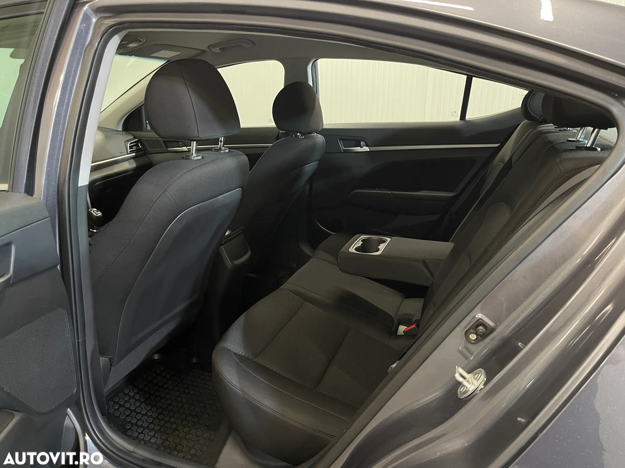 Hyundai Elantra 1.6 MPi Comfort - 11