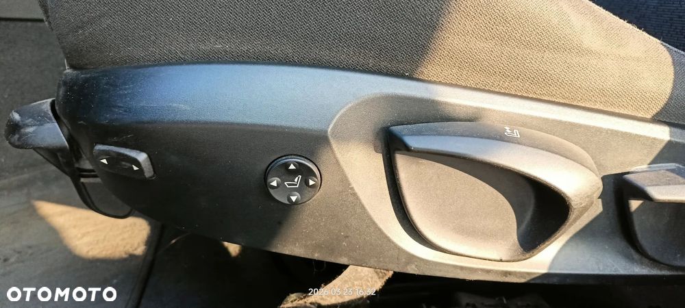 BMW Seria 3 318d DPF - 8