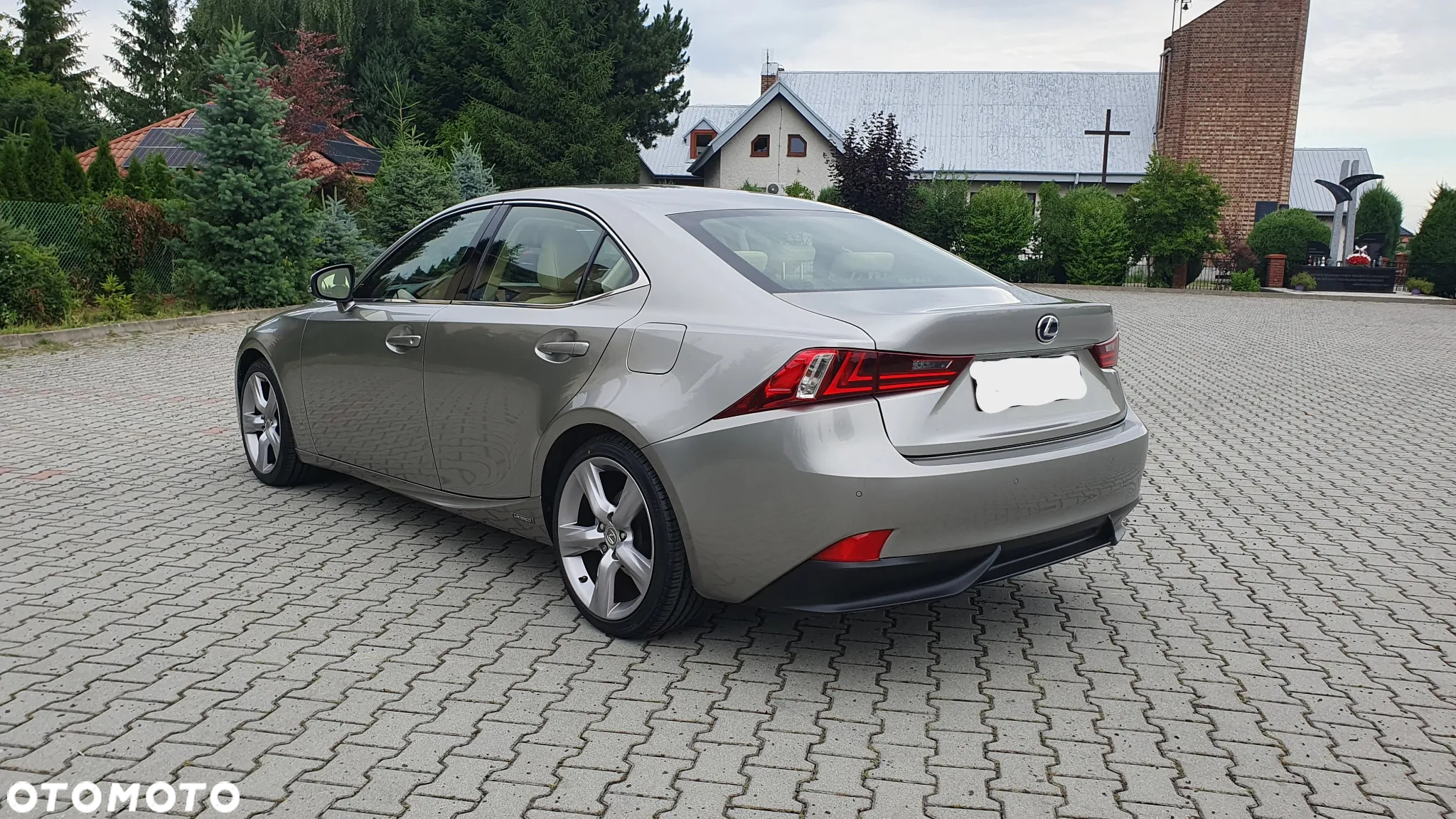 Lexus IS 300h Business Edition - 4